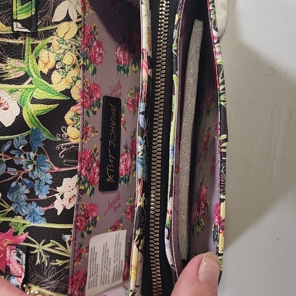 NWT BETSEY JOHNSON WALLET - Picture 7 of 8